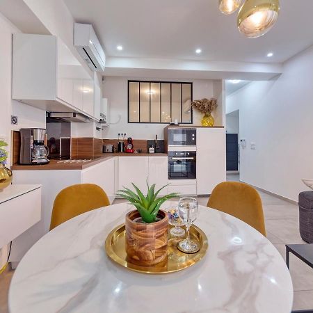 City Vibes, Indoor Parking, Breakfast & Air Conditioning 尼斯 外观 照片