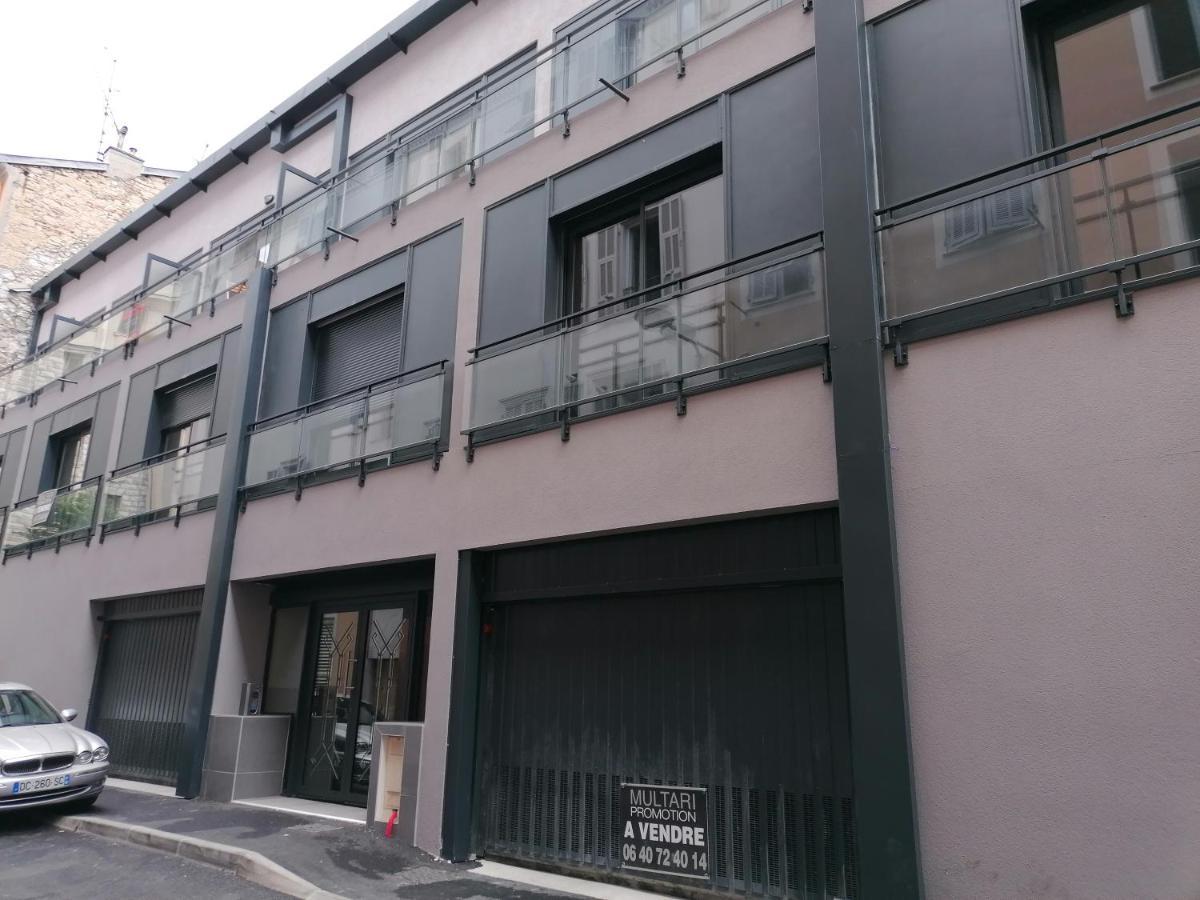 City Vibes, Indoor Parking, Breakfast & Air Conditioning 尼斯 外观 照片