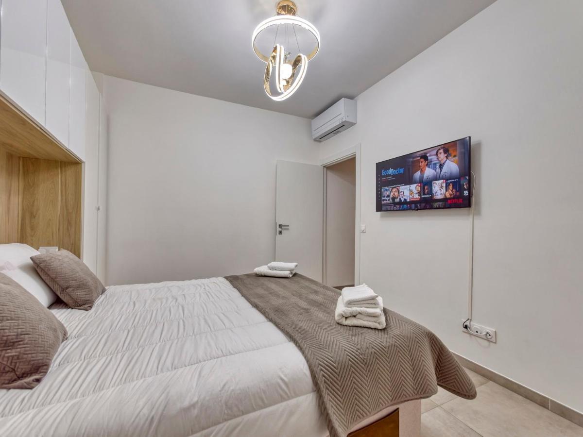 City Vibes, Indoor Parking, Breakfast & Air Conditioning 尼斯 外观 照片