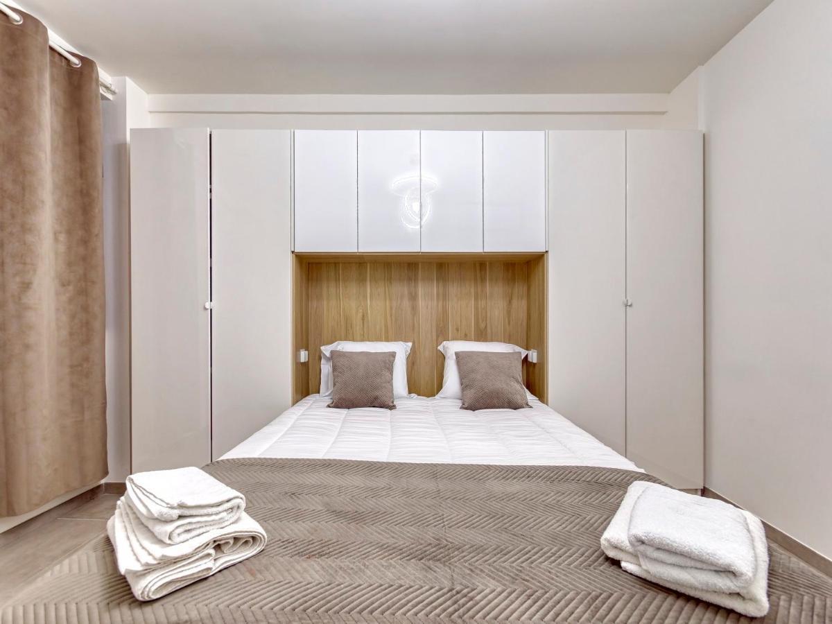 City Vibes, Indoor Parking, Breakfast & Air Conditioning 尼斯 外观 照片