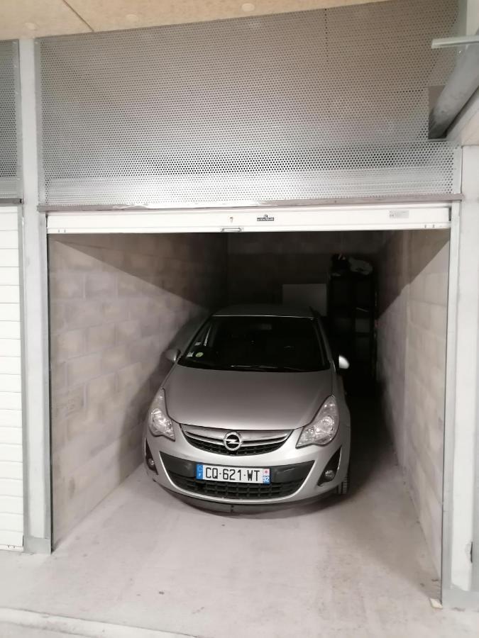 City Vibes, Indoor Parking, Breakfast & Air Conditioning 尼斯 外观 照片