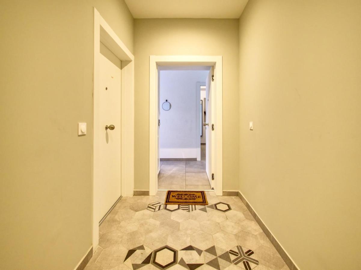 City Vibes, Indoor Parking, Breakfast & Air Conditioning 尼斯 外观 照片